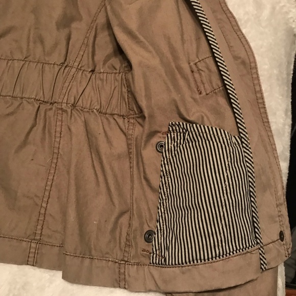 Light Jacket - Picture 2 of 4